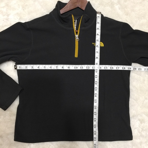 North Face 1/4 zip pullover - Picture 3 of 5